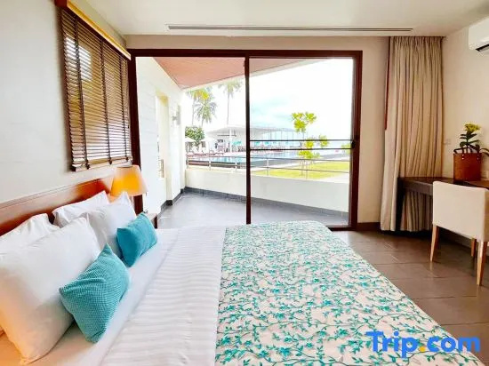 2 Bedrooms Premier room beachfront