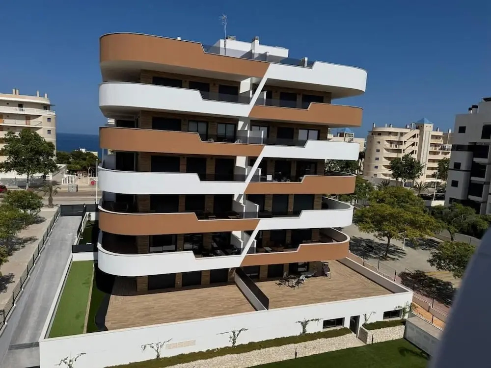 Luxurious 2-bedroom Apartment in Arenals del Sol With Pool and Sea Views