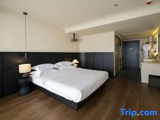 Standard Double room with courtyard view (full double bed)