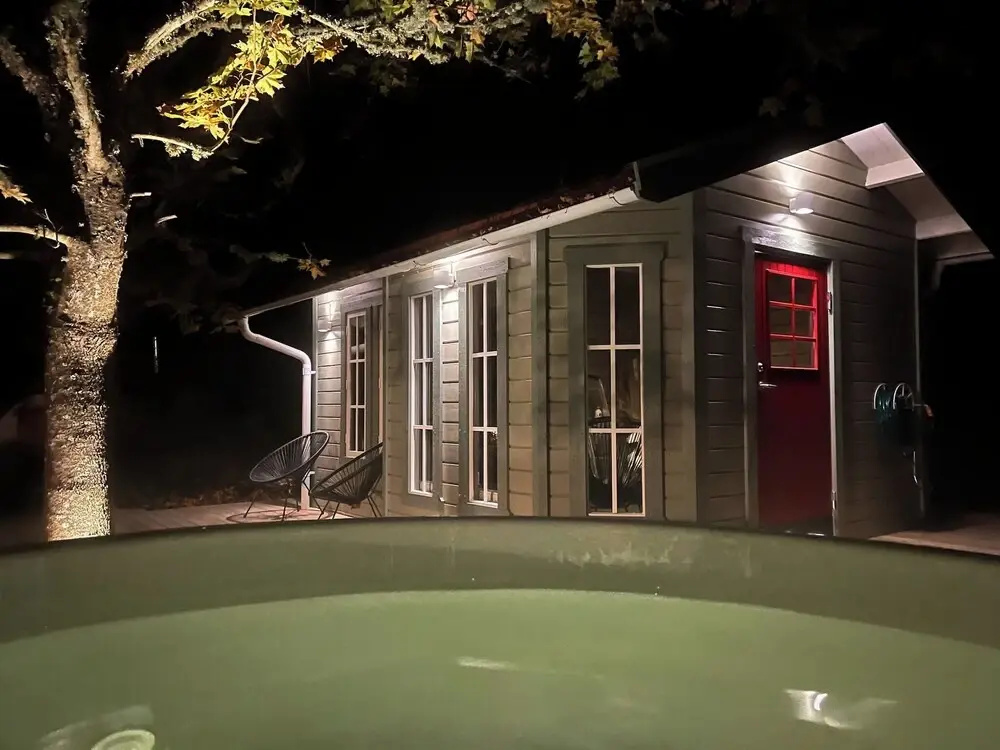 House with Hot Tub and Sauna 300 near the Lake