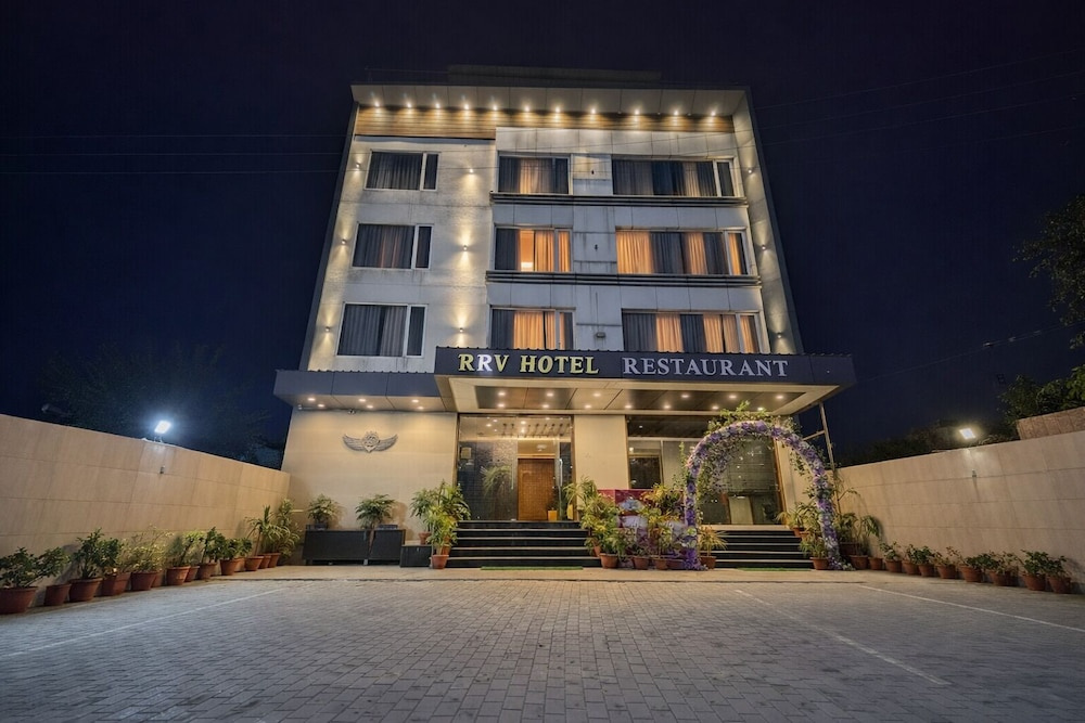 Hotel RRV with Free Parking