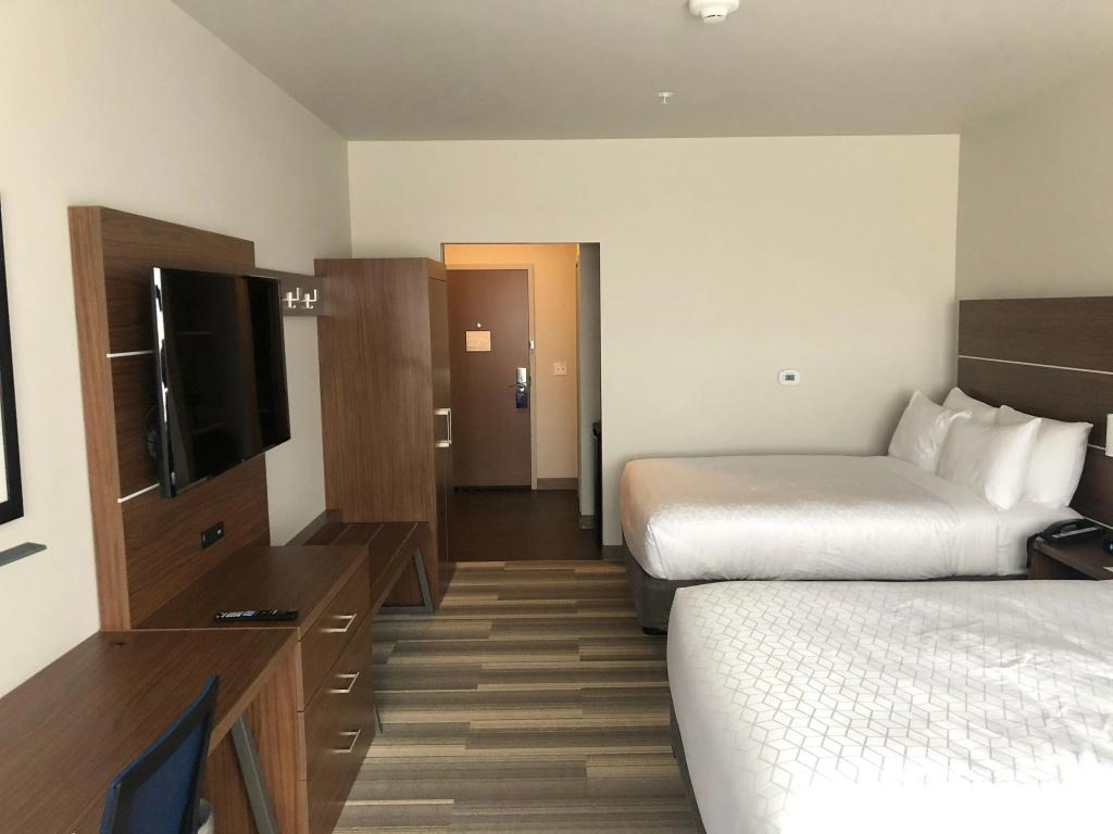 Holiday Inn Express & Suites Madison West - Middleton by IHG - фото 7
