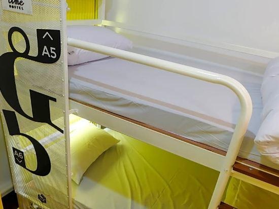Bed in Dorm