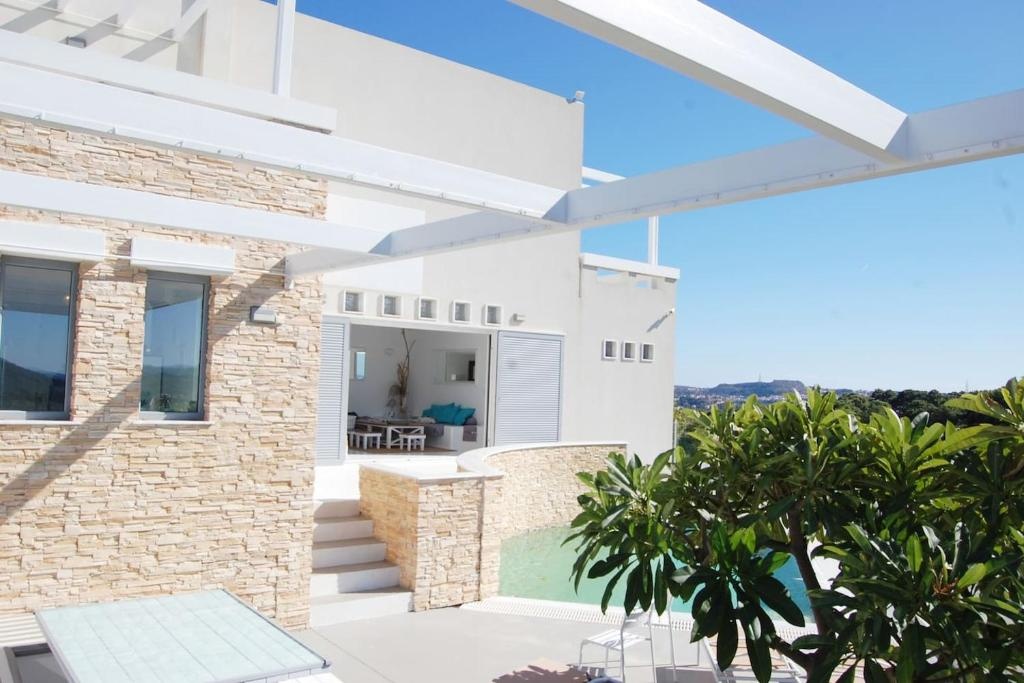 KALITHEA-HILLS VILLA with pool for 8 up to 12 IN RHODES TOWN