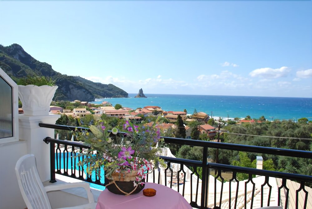 Aloha Hotel 3 *