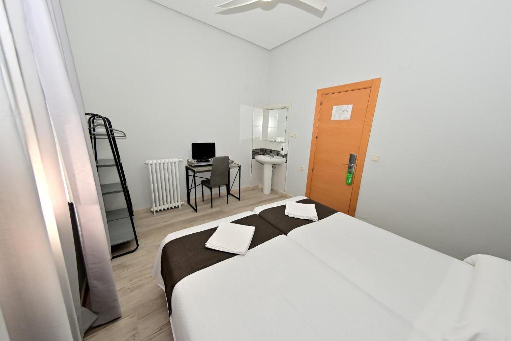 Двухместный номер Standard двуспальная кровать в Hostal Falfes