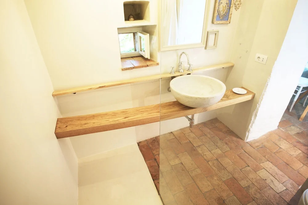 Deluxe Double room with garden view (full double bed)