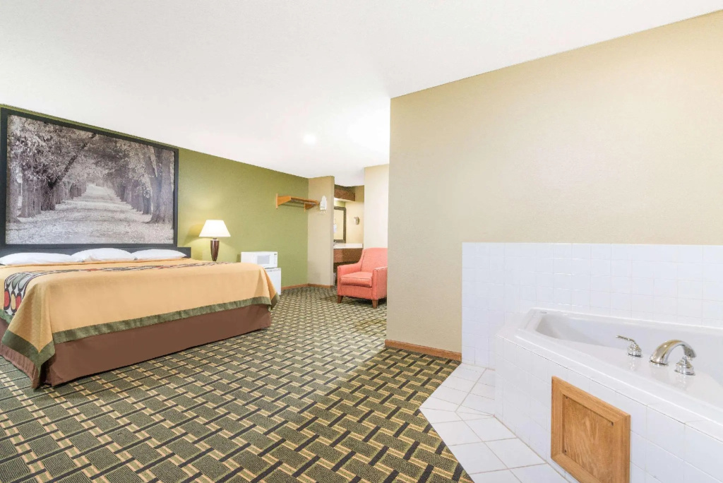 Deluxe Double room (full double bed)