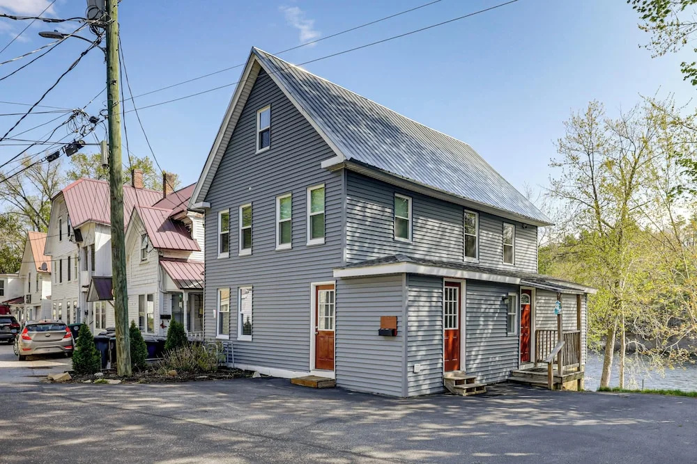 Riverside Franklin Townhome: 2 Private Balconies!