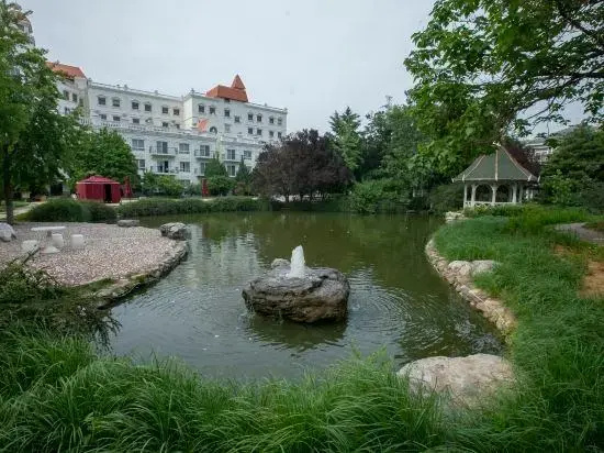 Hotel photo 12