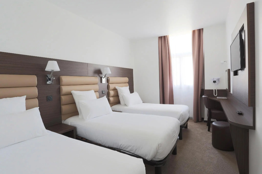 Standard Triple room