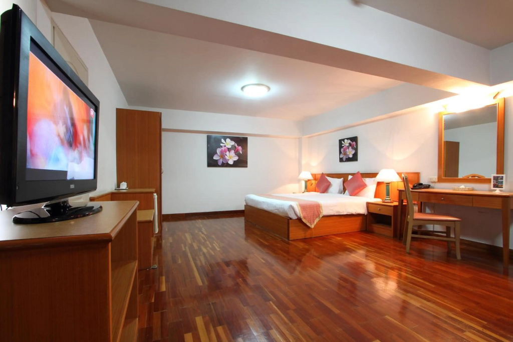 Samran Place Hotel — 3