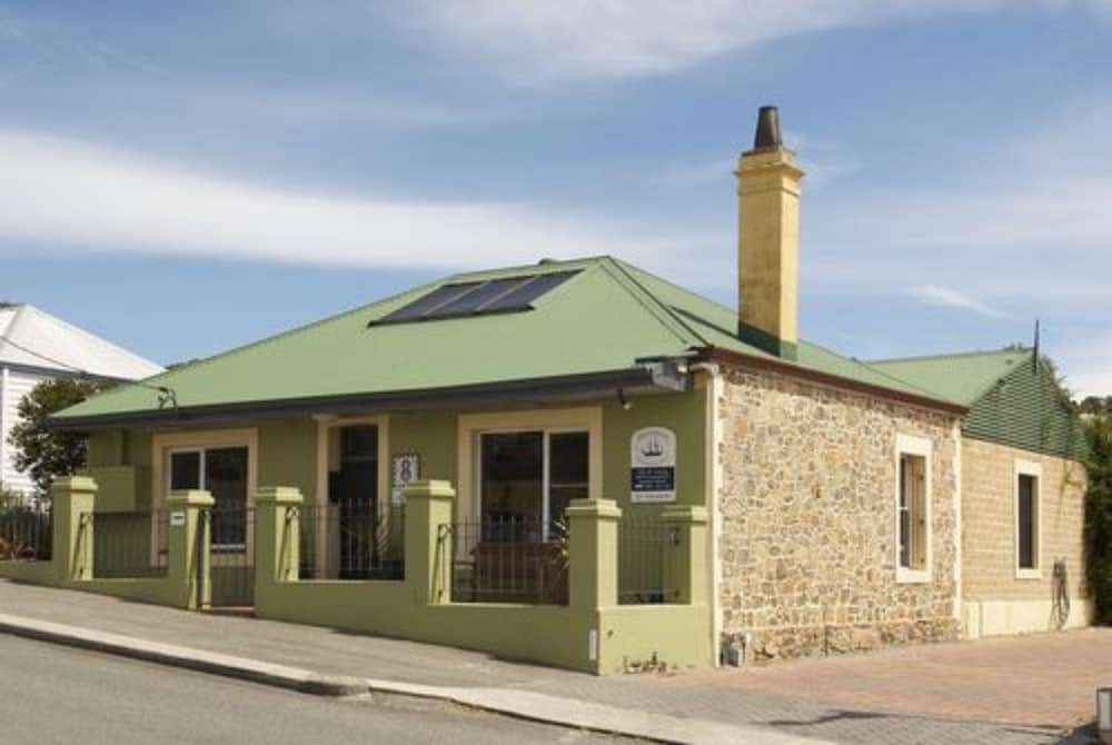 Albany Harbourside Apartments and Houses