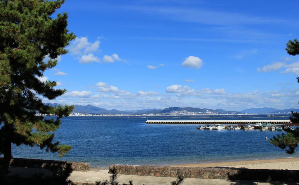 Beach & Waterfront