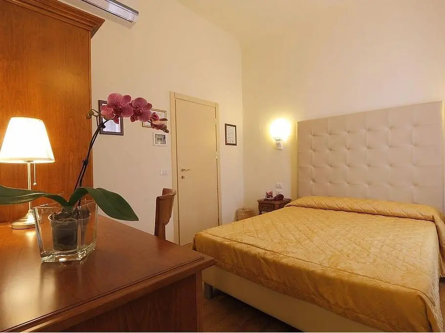 Economy room