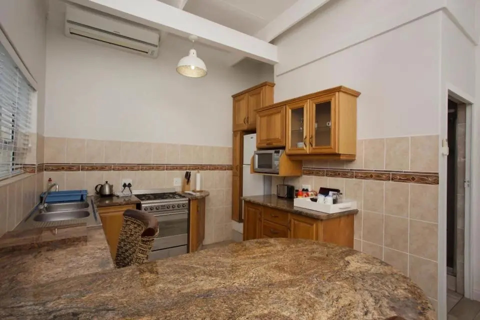 Deluxe Double room with sea view (full double bed)