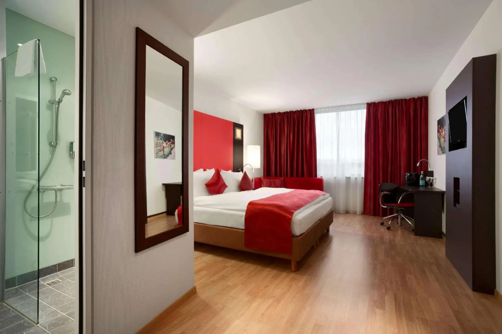 Business Double room (full double bed)