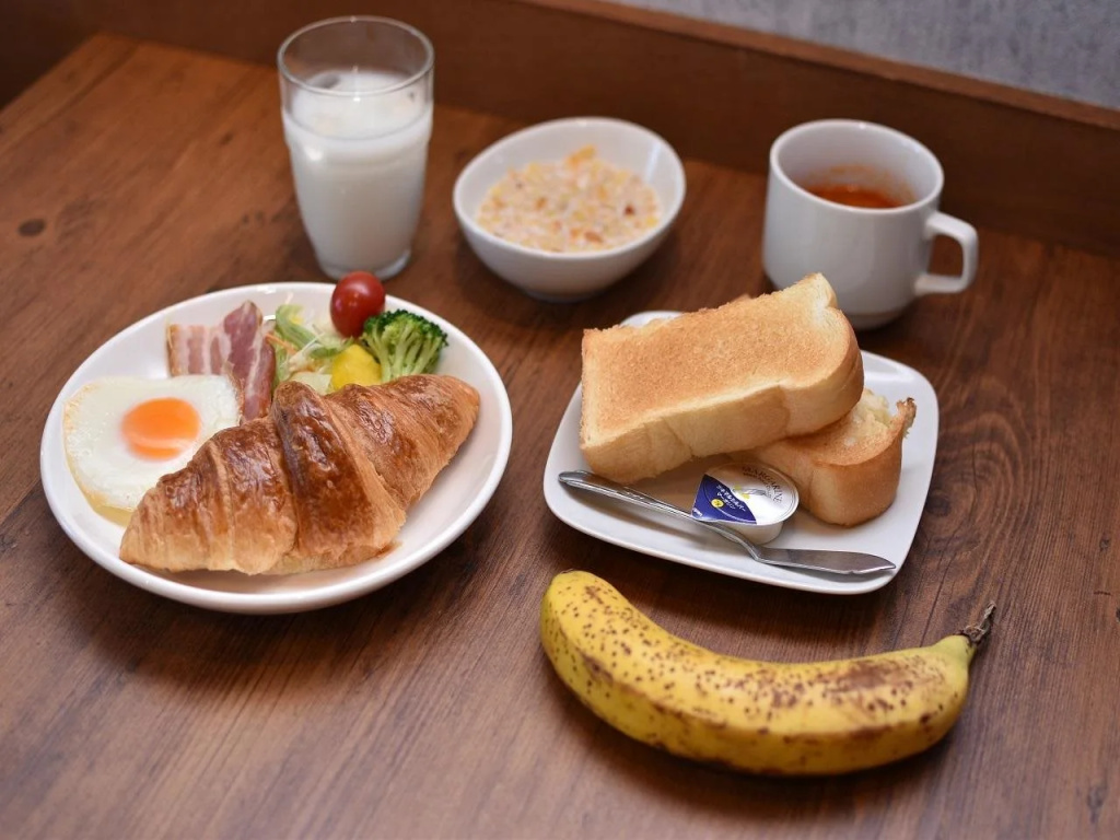 Food & Beverage