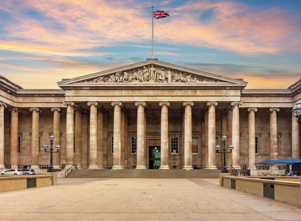 A Scholar's Gallery - Bloomsbury - by Frankie Says