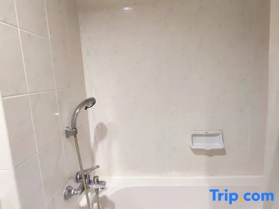 Двухместный номер Deluxe двуспальная кровать в Diamond Plaza Hotel Suratthani