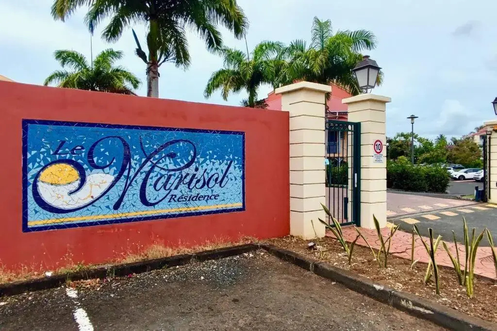 Ti Punch Appartement pied dans l'eau avec piscine