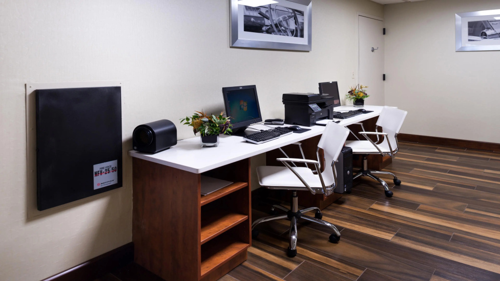 Holiday Inn Hotel & Suites Warren by IHG - фото 18