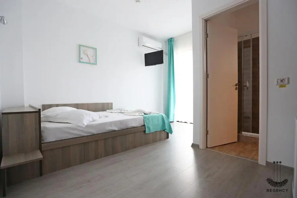 Standard Double room with balcony (full double bed)