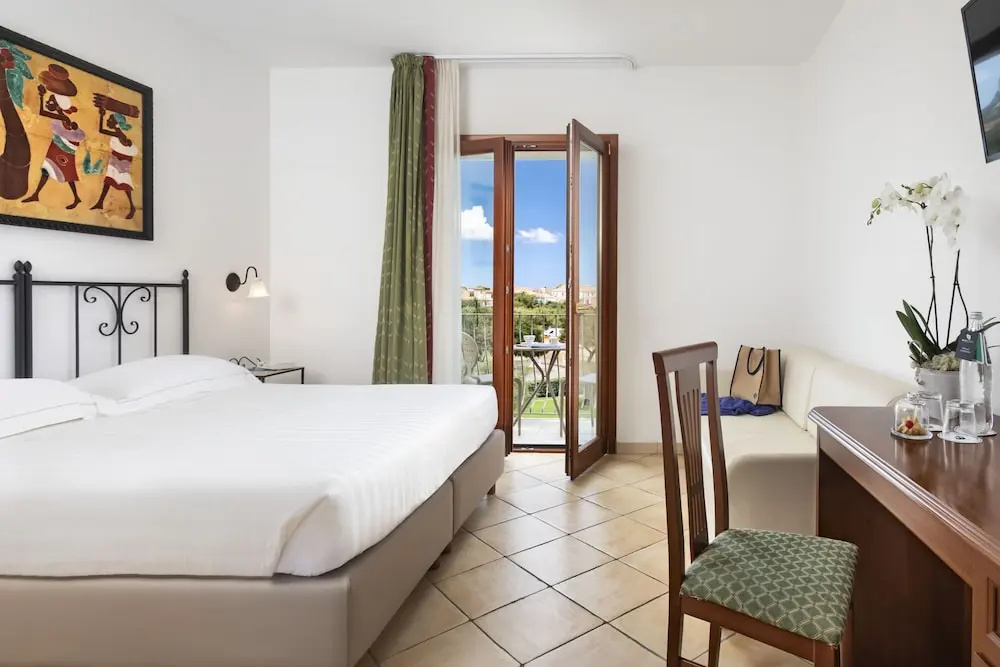 Standard room with balcony and with sea view