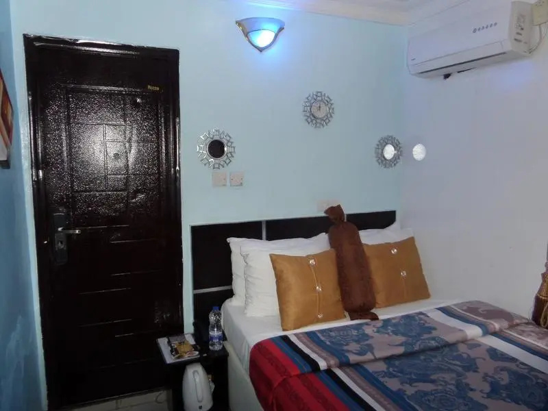 Economy room