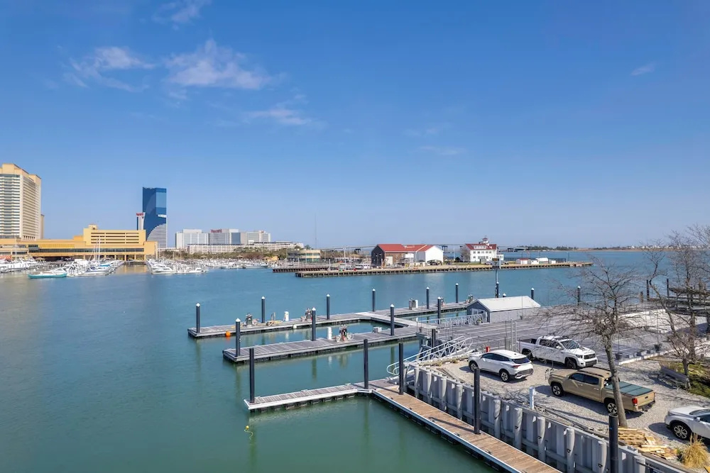 1 Mi to Pier: Spacious Home w/ Private Yard!