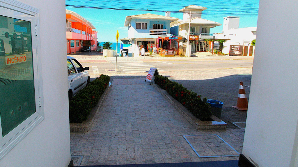 1056 - Apartamento para locação na praia de Bombinhas