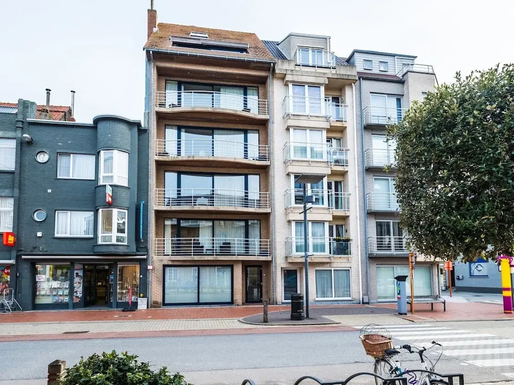 Apartment With 2 Bedrooms and Large Terrace