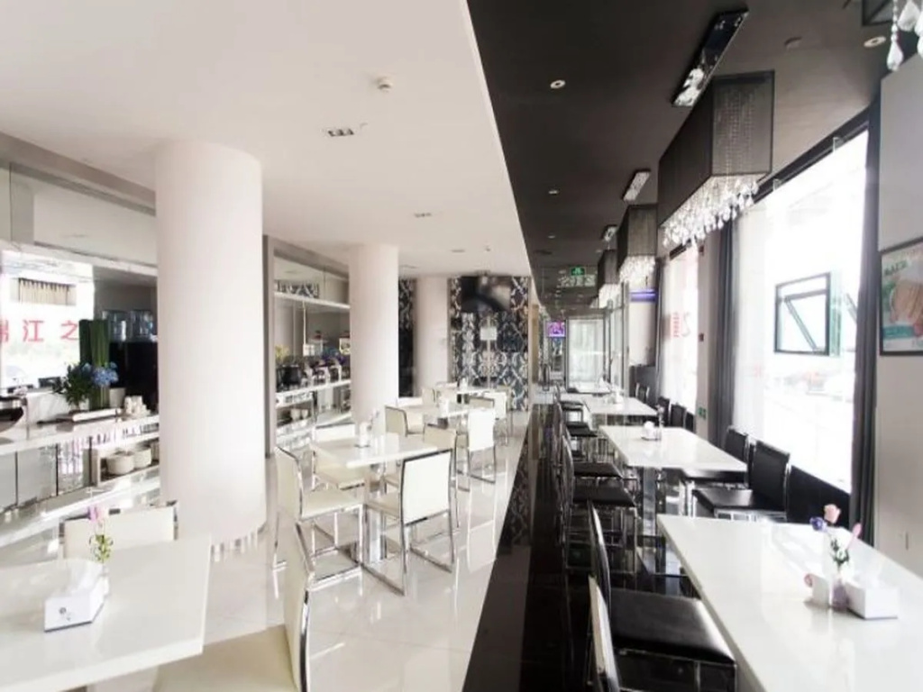 Food & Beverage
