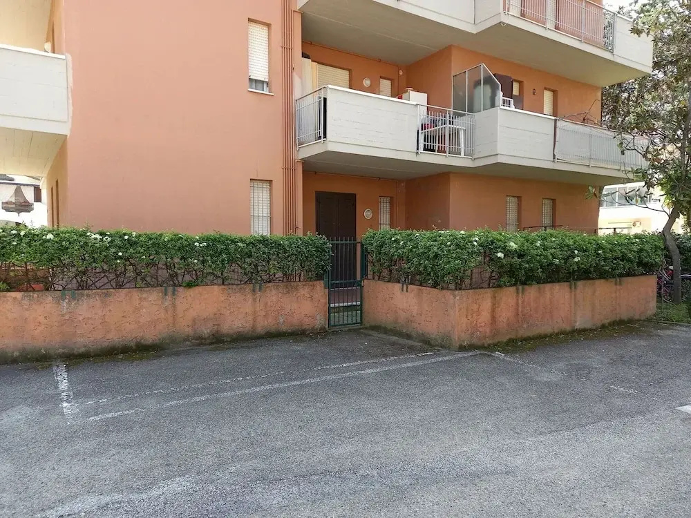 Attractive Apartment With Private Garden