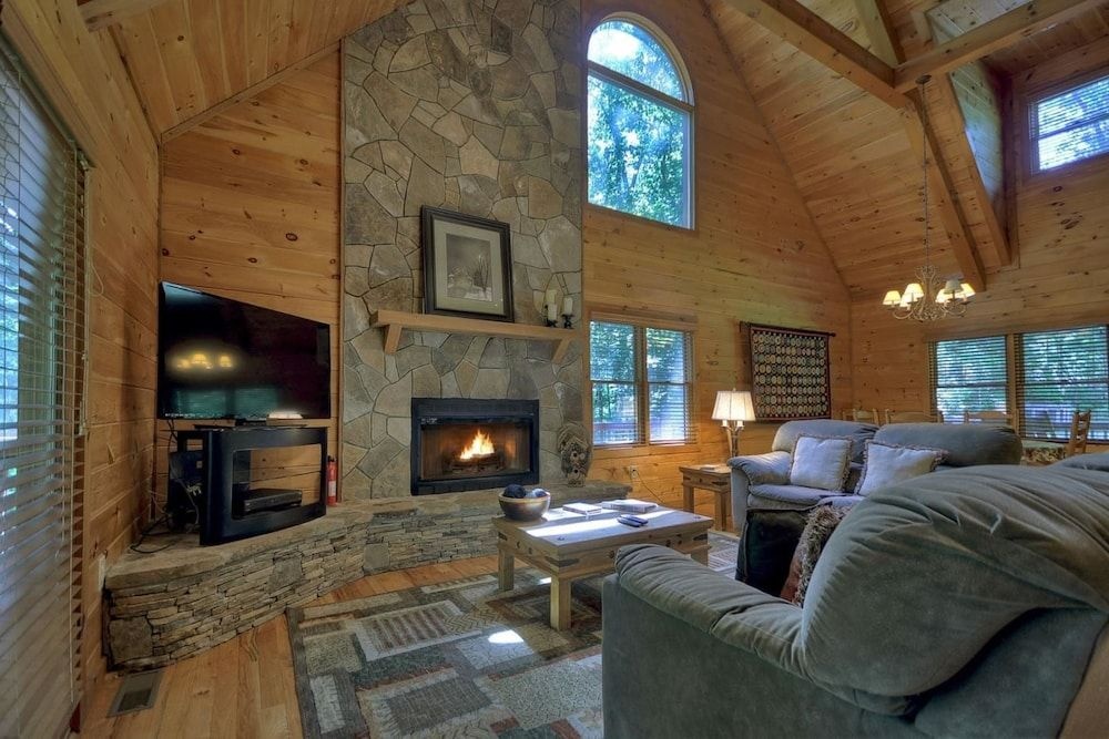 Rock Eagle Hideaway — 4