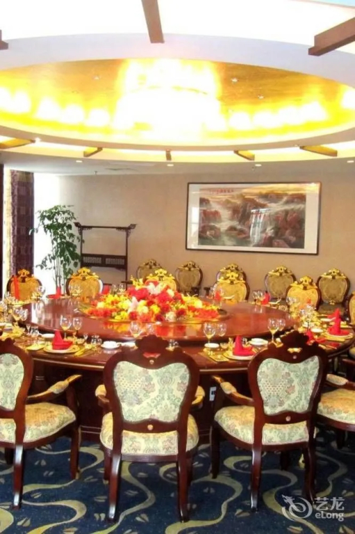 Xuzhou Zhonghui International Conference Center Hotel - фото 20