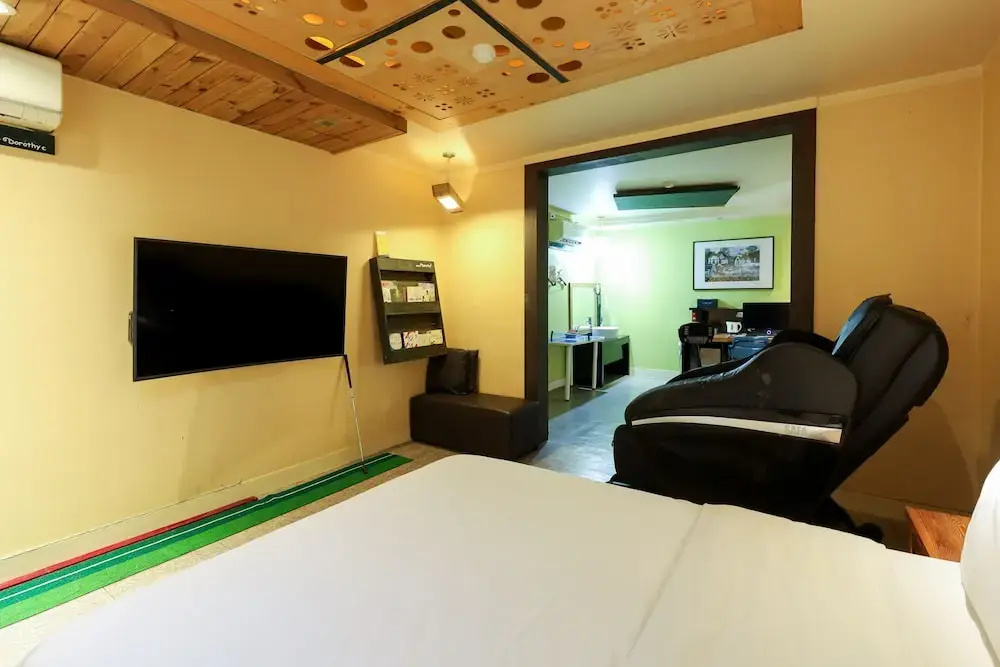 Deluxe Suite