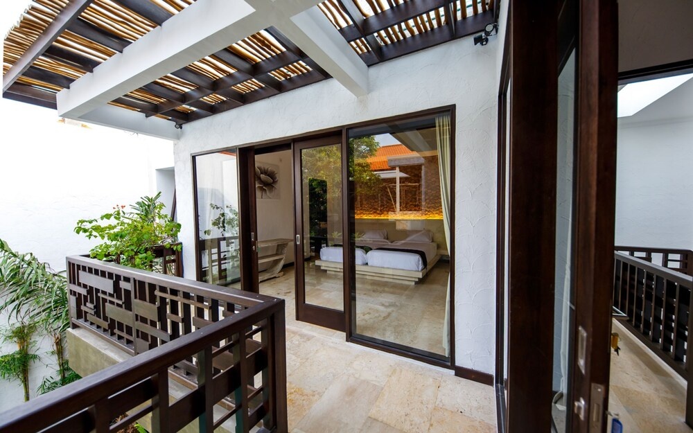 Balcony & Terrace