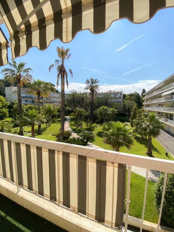Superb Apartment In Cannes With Magnificent View !