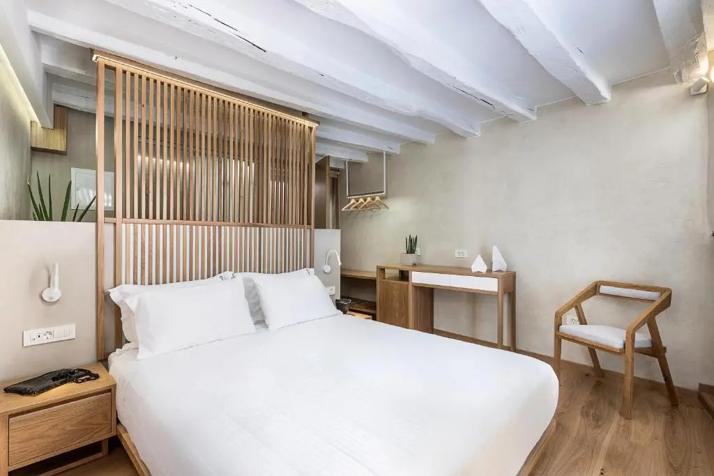 Deluxe Double room with balcony and with city view (full double bed)