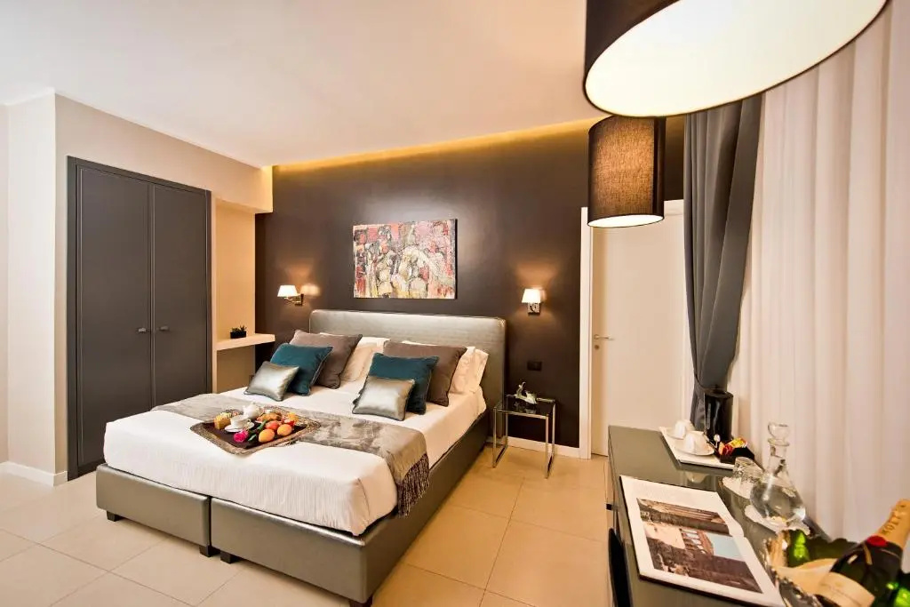 Deluxe Double room (full double bed)