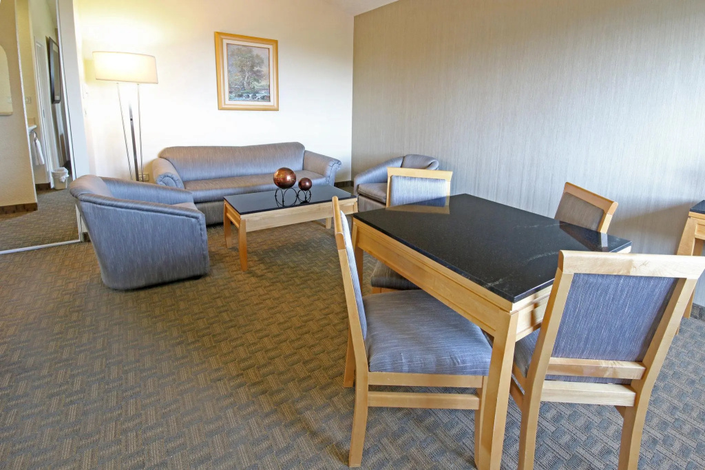 Double Suite (full double bed)