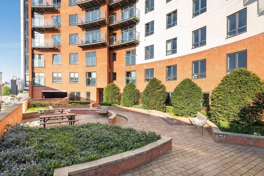 Garden View Studio Near the City Centre