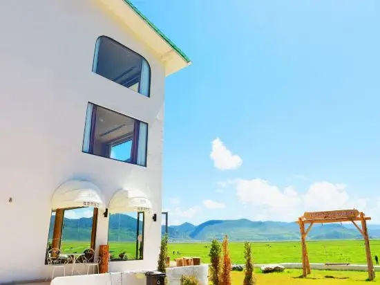 Raphael | Snow View Villa & Holiday Manor (Napahai Scenic Area)