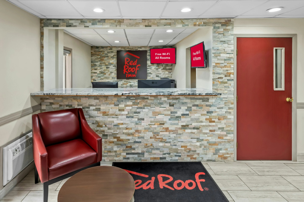 Red Roof Inn Ames — 2