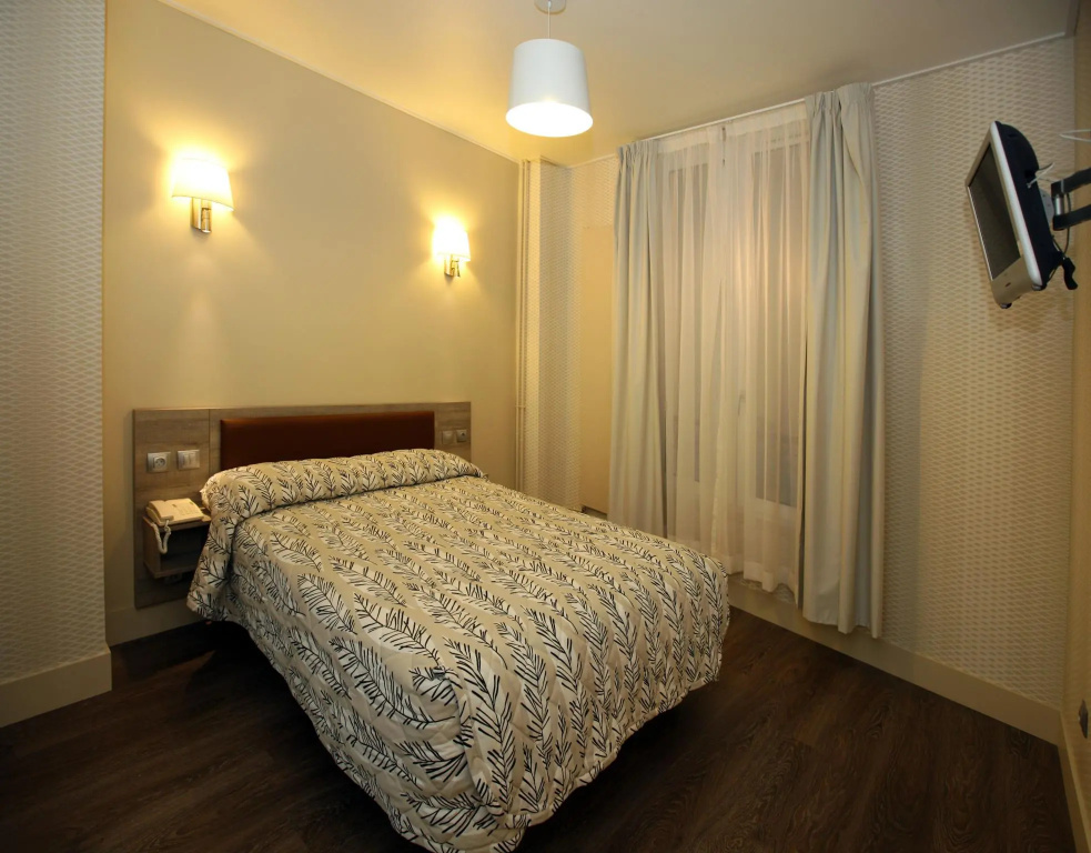 Standard Double room (full double bed)