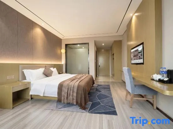 Standard Double room with city view (full double bed)