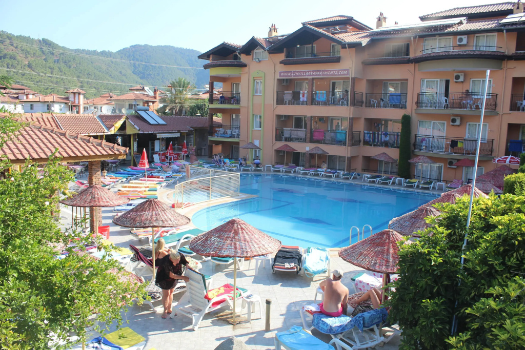 Club Sun Village Apartments