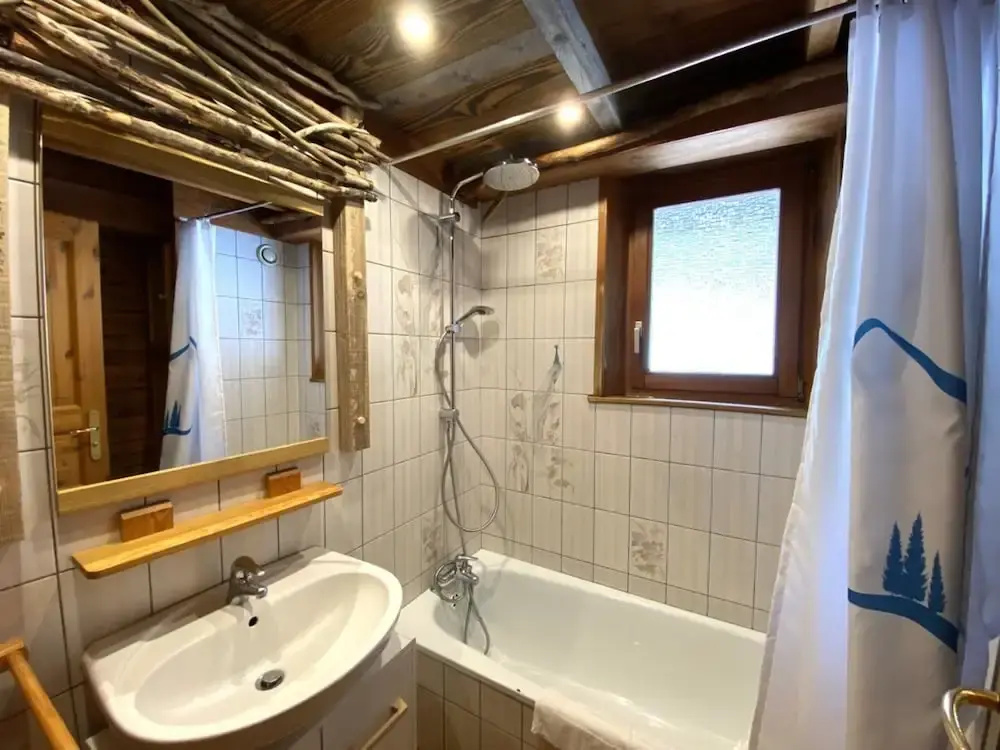 Afficher la photo 8 — LE Renne Chalet en Bois au Calme Avec SPA Jacuzzi