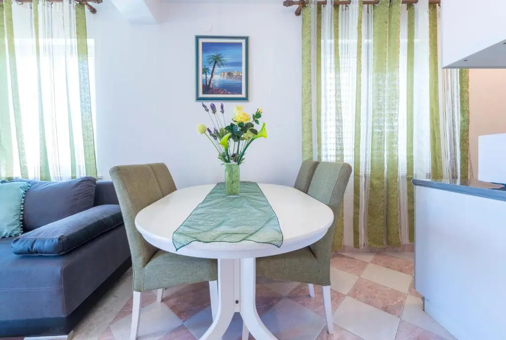 1 Bedroom Apartment with sea view